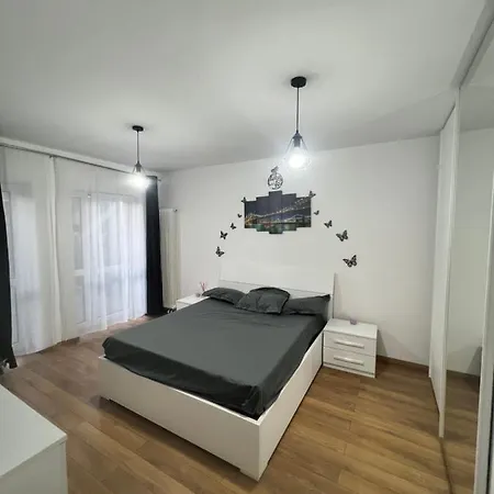 Apartament 2 Cu Gradina Apartamento *