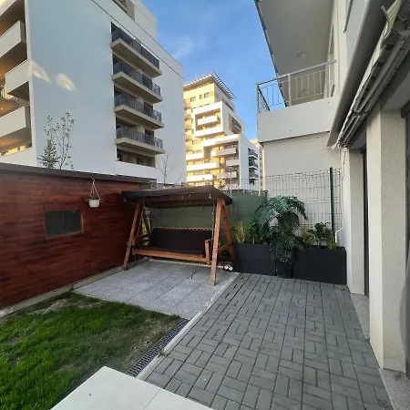 Apartament 2 Cu Gradina Apartamento *