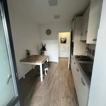 Apartament 2 Cu Gradina Apartamento Braşov